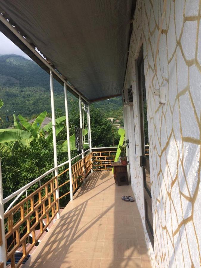 Гостевой Дом У Левы Hotell Gagra Exteriör bild