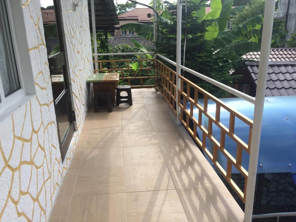 Гостевой Дом У Левы Hotell Gagra Exteriör bild