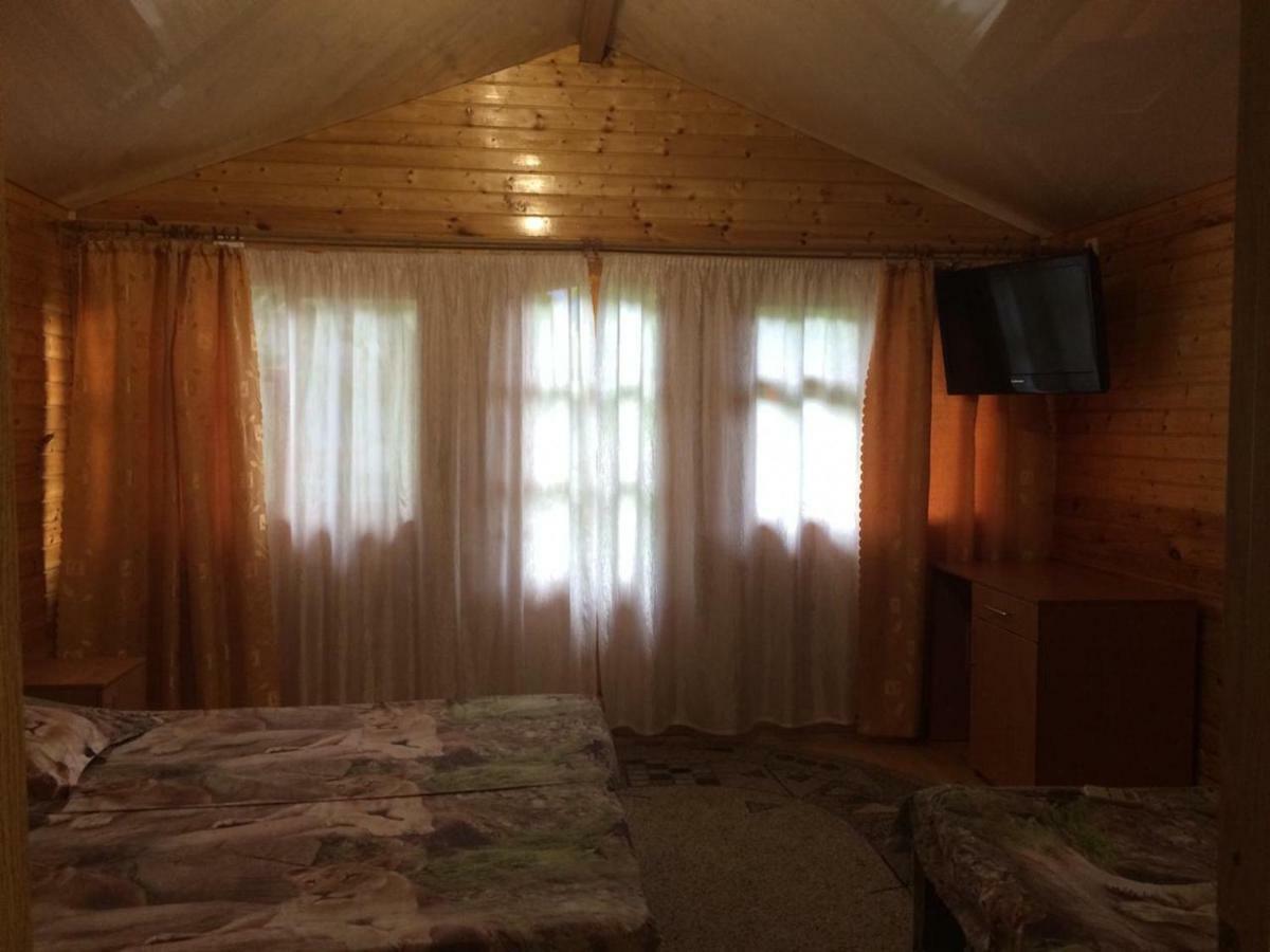 Гостевой Дом У Левы Hotell Gagra Exteriör bild