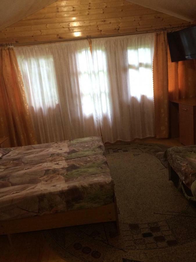 Гостевой Дом У Левы Hotell Gagra Exteriör bild