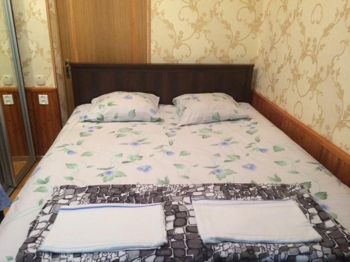 Гостевой Дом У Левы Hotell Gagra Exteriör bild