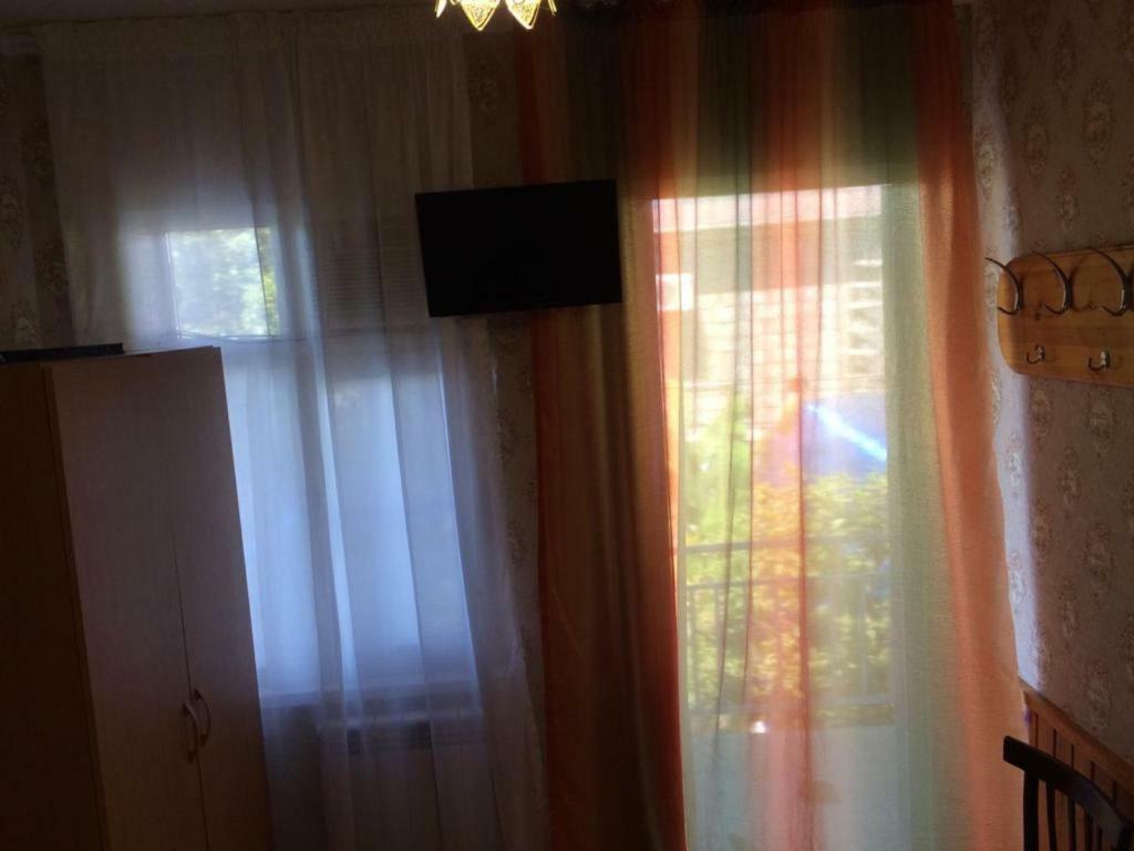 Гостевой Дом У Левы Hotell Gagra Exteriör bild